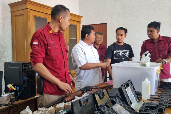 Hindari Malfungsi, Jajaran Keamanan Lapas Indramayu Lakukan Pengecekan & Pemeliharan Senpi