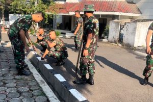 Keren..!! Satgas PAM Pelantikan Presiden, Kodim 0616 Indramayu Lakukan Bersih-Bersih Di Sekitar Gedung Baznas dan Kantor MUI Kab. Bogor.